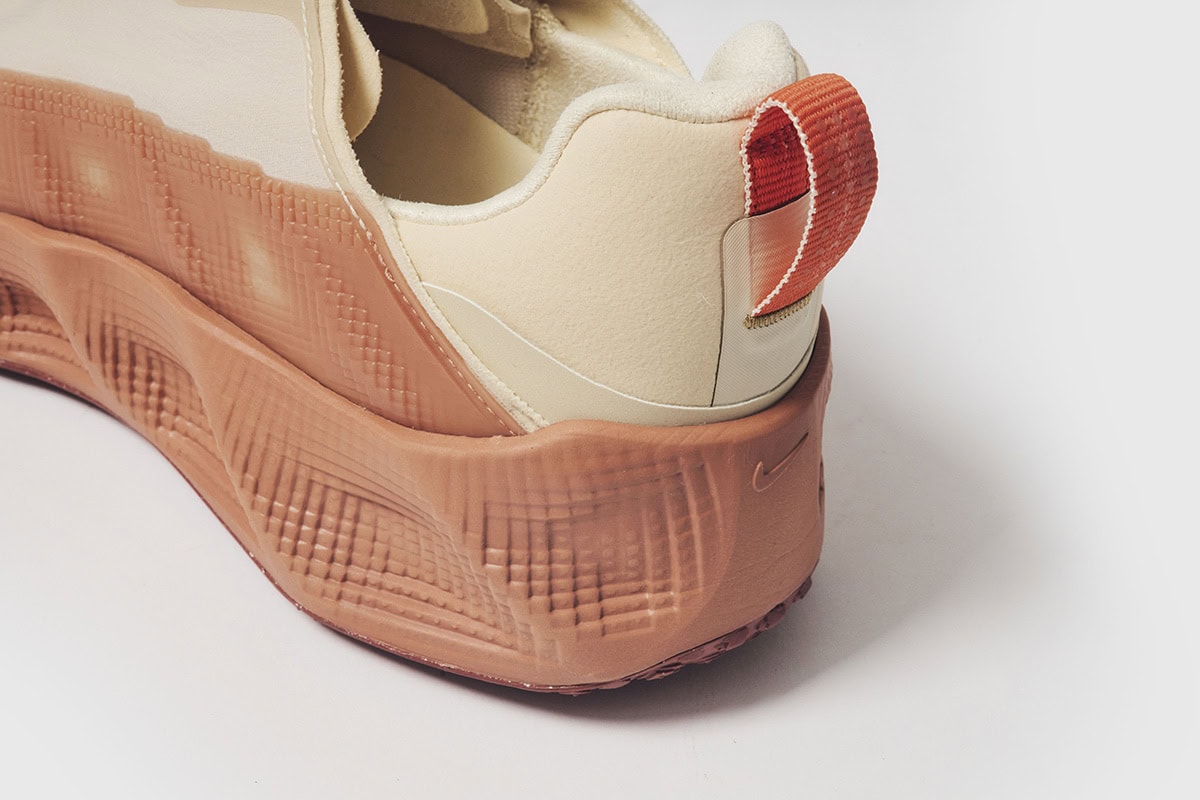 【新品✨️早い者勝ち】NIKE エイバローバー ナイキの新しい顔になる一足」革新的でファッション性も高い“ナイキ