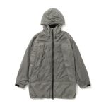アントラック「エッセンシャルフェザー ライトジャケット（#60431）」￥62,700／2色展開（ブラック、グレー）