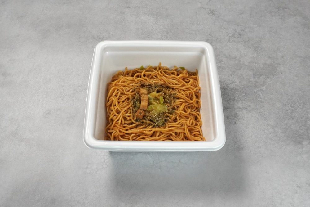 日清食品 日清焼そばU.F.O.大盛 ぶっ濃いトリプルペッパー 手羽先風味焼そば