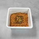 日清食品 日清焼そばU.F.O.大盛 ぶっ濃いトリプルペッパー 手羽先風味焼そば