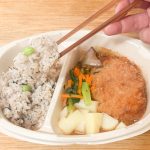 「しそひじきご飯とチキンカツみぞれ煮風」はごはんに枝豆がのっていたり、全体的に彩りもキレイでヘルシー感の高いメニューです