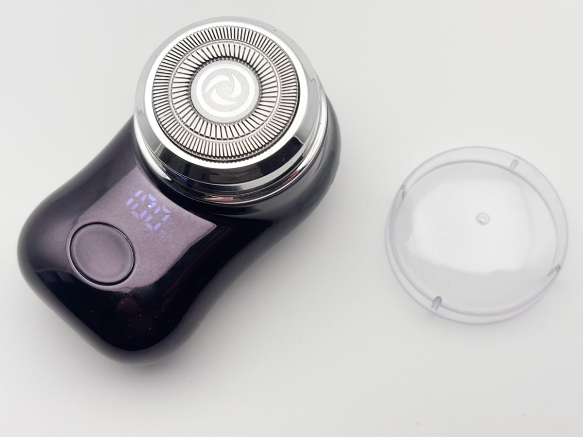 Gertzyメンズカプセル電気シェーバーはバッテリーの残量％が本体に表示され、充電時期がおのずとわかります