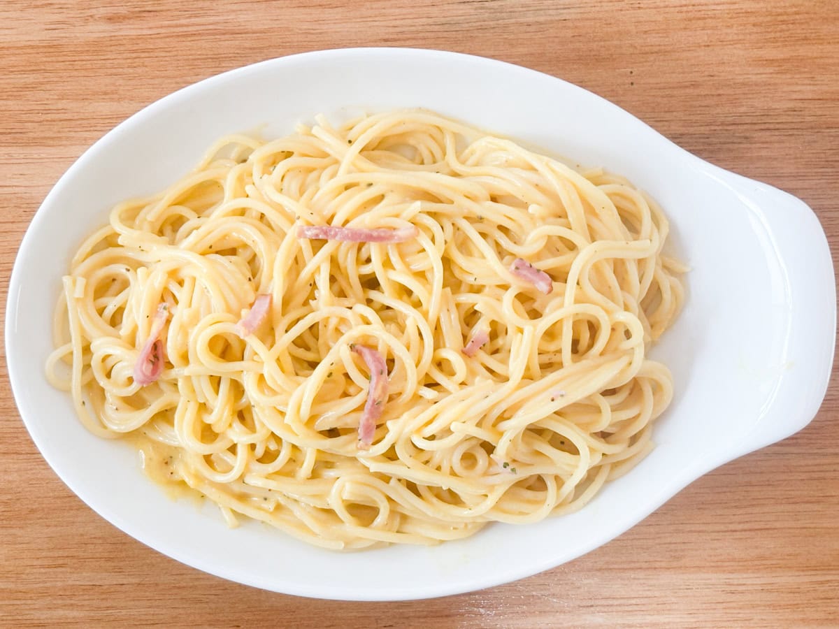 濃厚カルボナーラは麺とソースと絡めてみると濃厚なのにジューシー！