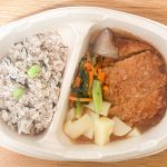 「しそひじきご飯とチキンカツみぞれ煮風」の電子レンジの加温時間も1品目と同じく、500wで約6分、600wで約5分30秒です