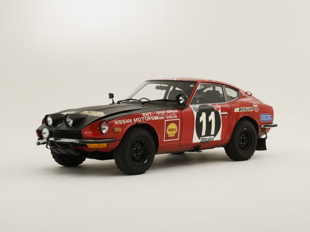 SEIKOロゴとカーナンバー「11」を付けた「ダットサン240Z」