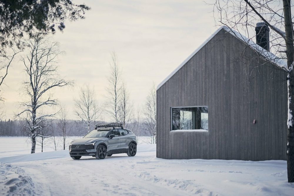 ボルボがEX30クロスカントリーなど、電気自動車「EX30」のラインナップを一気に拡充