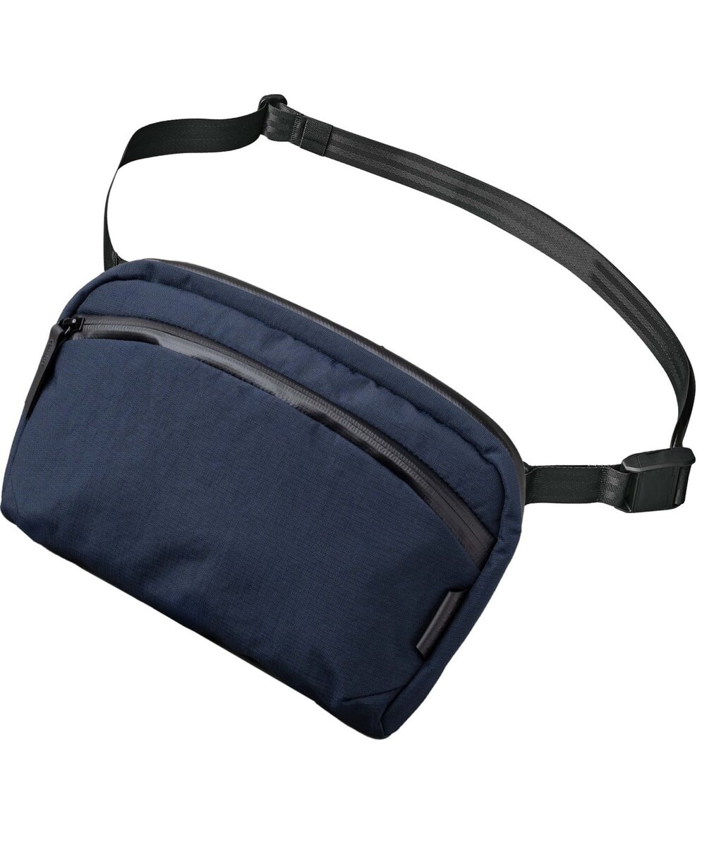 FLIGHT SLING 2L JAPAN EDITION  W25×H17×D5cn ￥9,350