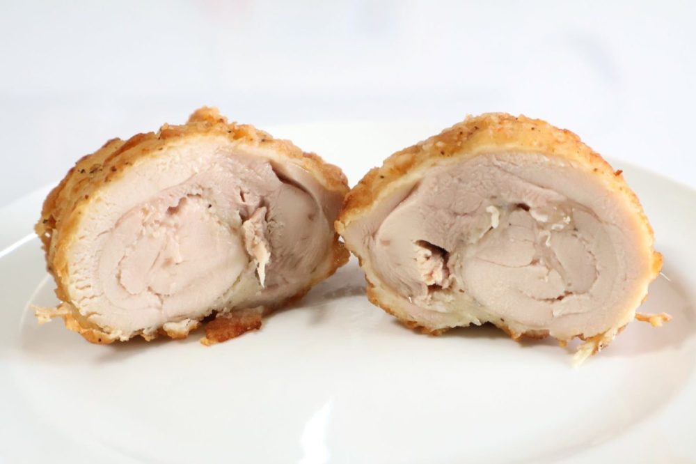 断面を見ると肉を丸めたのがよくわかる