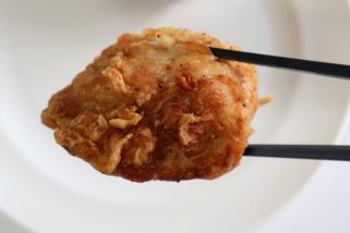 「かぶりつきたい…丸くて分厚いコンビニお肉」ローソンの新チキン“まんまる鶏”のギャップにやられた…グルメライターが実食レポート