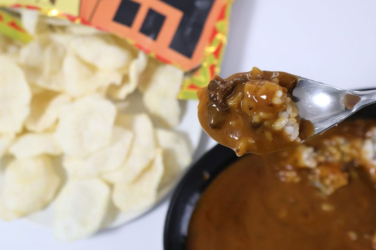 「最後まで美味しいチャンカレせん」とチャンピオンカレーのレトルト