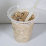 シャリシャリ食感のカフェラテスムージーが完成