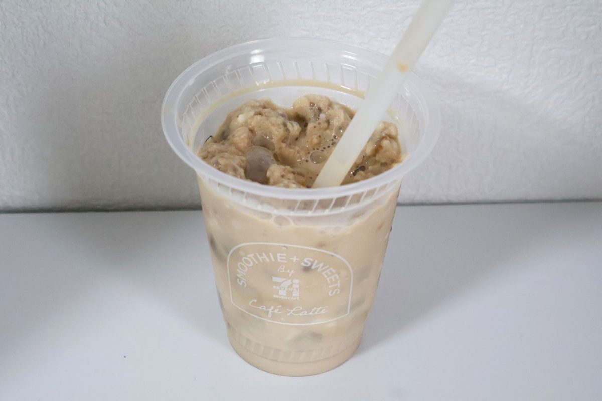 シャリシャリ食感のカフェラテスムージーが完成