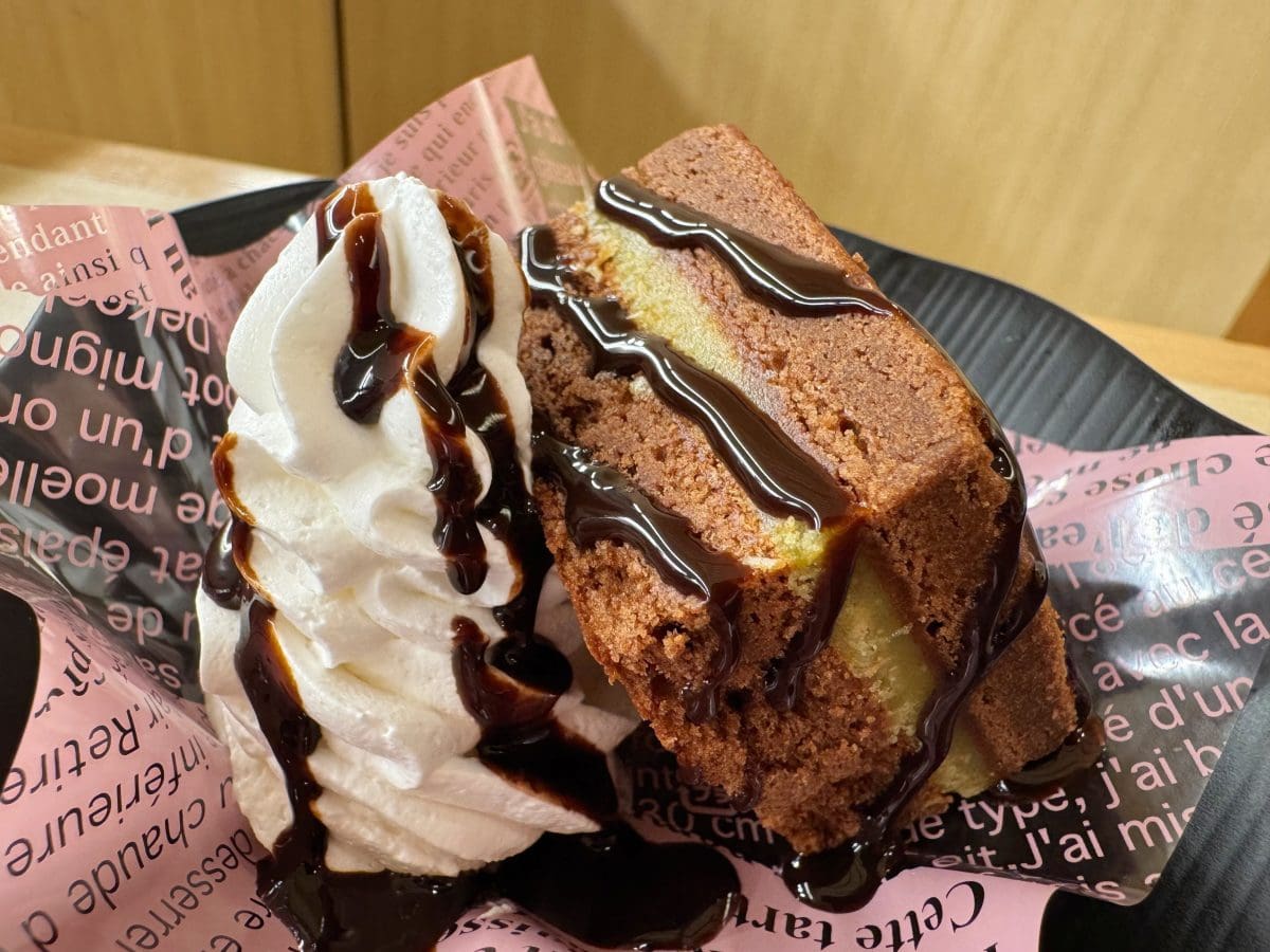 濃厚ドバイチョコケーキ