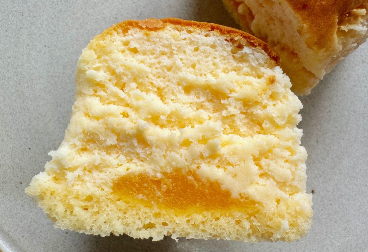 まろやかな甘さの後にくる、レモンの爽快感がたまらない大人のためのスイーツです