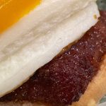 和風テリヤキソースがたっぷり絡んだチキンカツが全体を引き締めてくれている