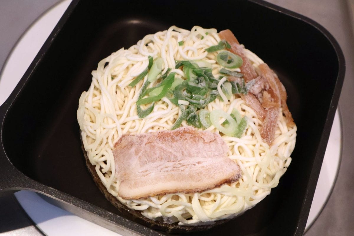 最初は30秒弱火で加熱