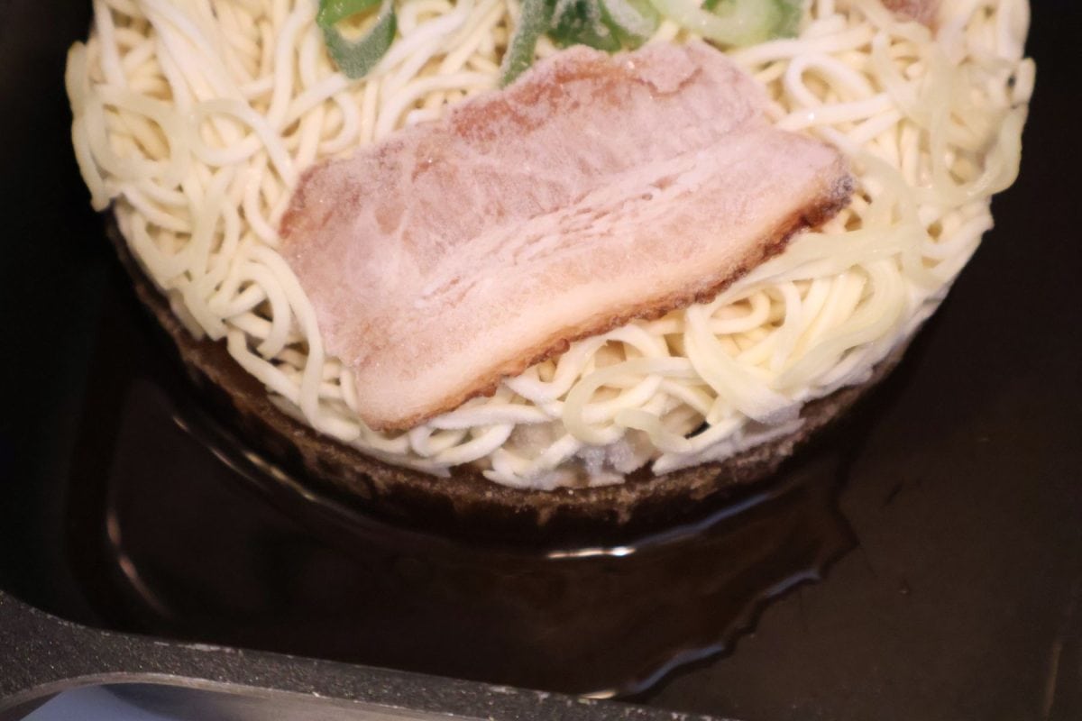 スープが溶けてきたら強火に