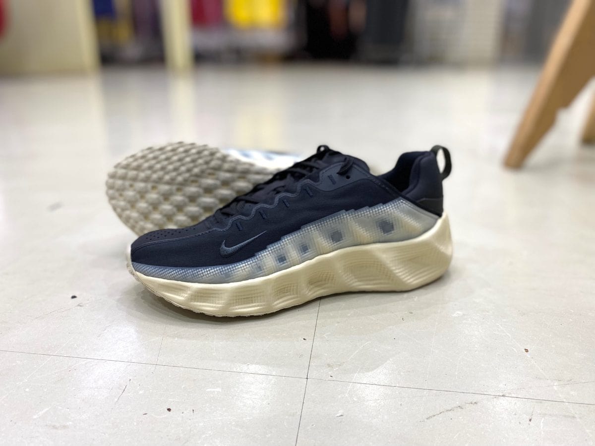 【新品✨️早い者勝ち】NIKE エイバローバー 完売伝説は序章に過ぎない…」話題の新世代スニーカー、待望の