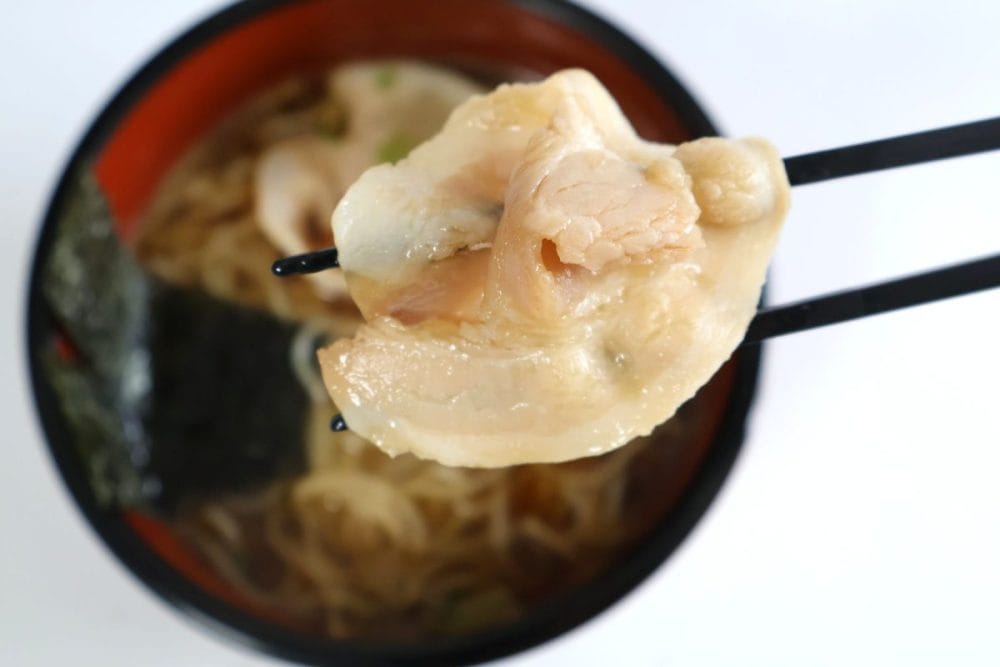 チャーシューは再現ではないようだが……美味しい