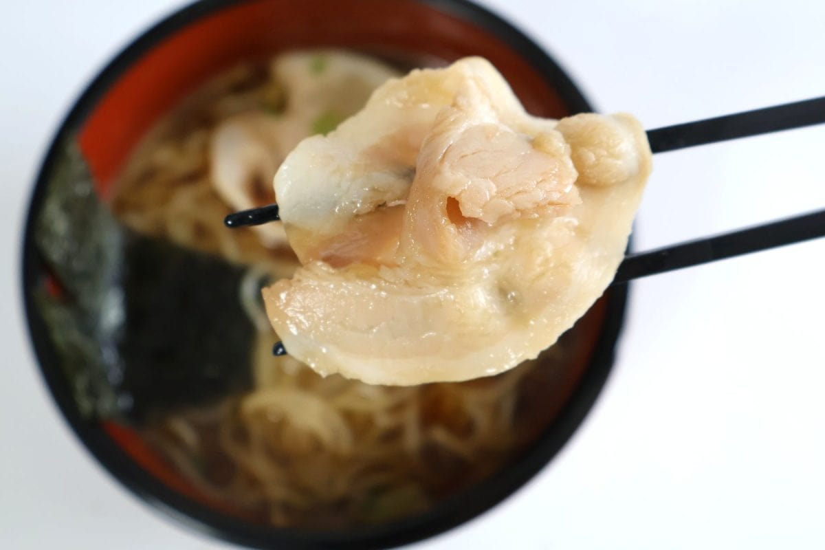 チャーシューは再現ではないようだが……美味しい