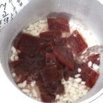 お湯を注ぐ前に一緒に入れておく
