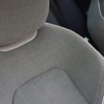 シートはウール30％と再生ポリエステルを70％使用したテイラード・ウールブレンドと、松脂と再生PETなどから作られたノルディコのコンビ