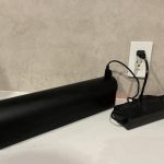 バッテリーを取り外しての充電のほか、車体に搭載したままでも充電は可能