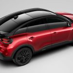 サンルーフによって車内にはたっぷりの陽光が取り込まれ、ステアリングヒーターの装備により、季節や天候を問わず快適なドライブ環境を提供