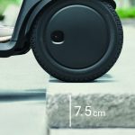 最大7.5cmの段差や最大10cmの溝の乗り越えが可能
