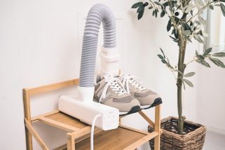 「服・布団・靴、全部これひとつで乾いちゃう」デザインも性能も優秀すぎ！1万円ちょっとでQOL爆上げ必至の“1台3役コンパクト衣類乾燥機”を徹底解説