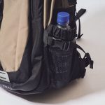 両サイドのポケットはメッシュ仕様となっており、濡れたボトルの水滴が気にならない