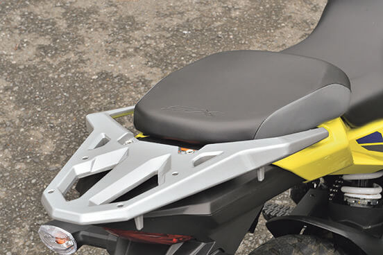 スズキ
Vストローム250SX　「使い勝手のいい装備がポイント」