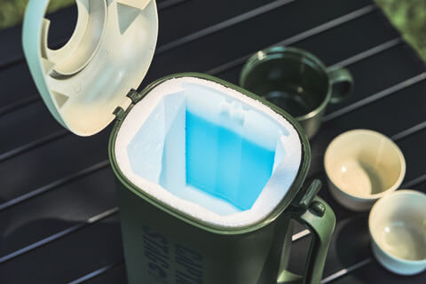 断熱材＋保冷剤でしっかり保冷する！