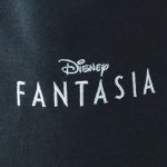 パンツには〈FANTASIA〉のロゴ