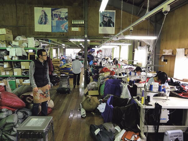 1941年：近江真綿布団の産地における縫製工場として出発