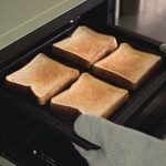 アラジン グラファイトオーブンレンジ　「一度に4枚焼いて素早く朝食準備！」