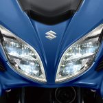 フロントマスクを印象付けるシャープなヘッドライトは先進のLEDヘッドランプ