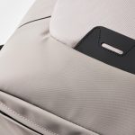 底面にはNEO FABRICSのラミネート加工を施したポリエステルを採用