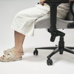 足先が浮きにくいフロントロッキングを採用