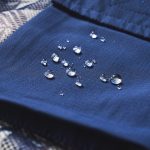 ポケットにははっ水加工を施しており、雨に強い