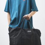 手持ちの際は、ショルダーストラップを取ってスッキリ！
