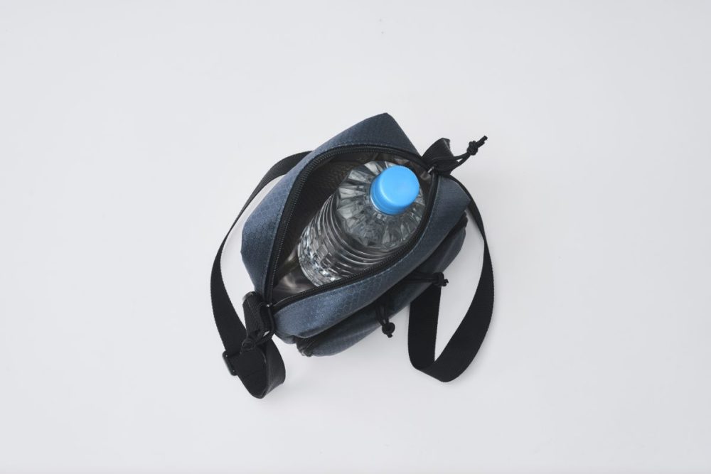 600mLのペットボトルを入れても余裕がある容量