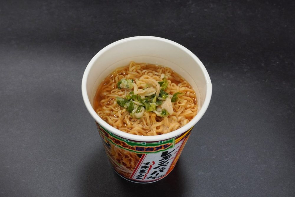 日清食品 チキンラーメンビッグカップ レモンペッパーチキン味