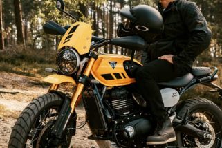 「街もツーリングもオフロードも！」普通二輪で乗れる万能モデル、SUVスタイルをまとうトライアンフ新型“SCRAMBLER 400XC”に注目