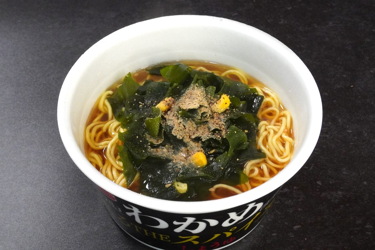 エースコック「わかめラーメン 薫るTHEスパイスしょうゆ」