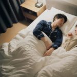 イヤホン単体でアラームをセットして直接鳴らすことができるため、周囲を気にせず安⼼して使用できる