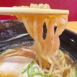 濃厚なスープに麺がよく絡んで美味しい