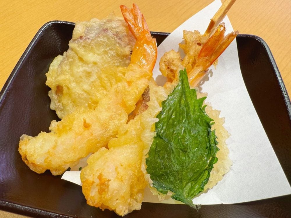秋の山海の幸天ぷら盛り（えび天）