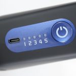 操作はシンプルで、充電はType-C