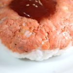 鮭は角上魚類で人気の「銀鮭西京焼」を焼いてほぐしたもの